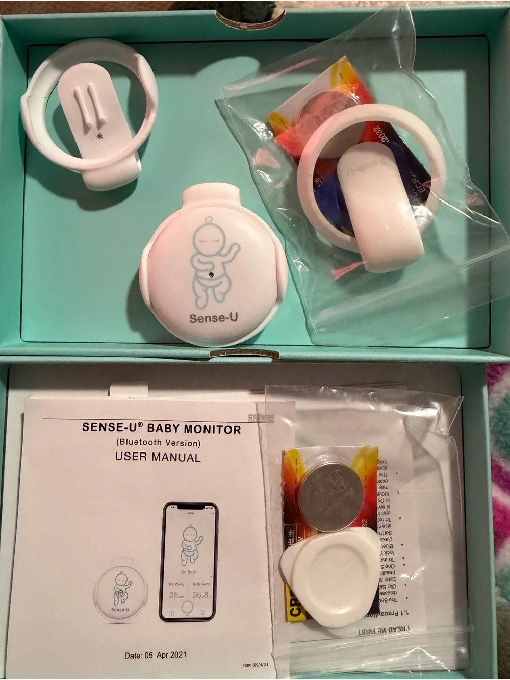 White Baby Monitor Wearable Clip – Breathing & Temperature Tracker
